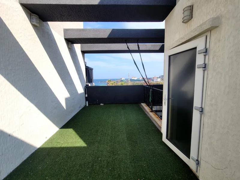 [Hallim, Jeju] Ocean view pool villa located on the coastal road #Beam projector 11