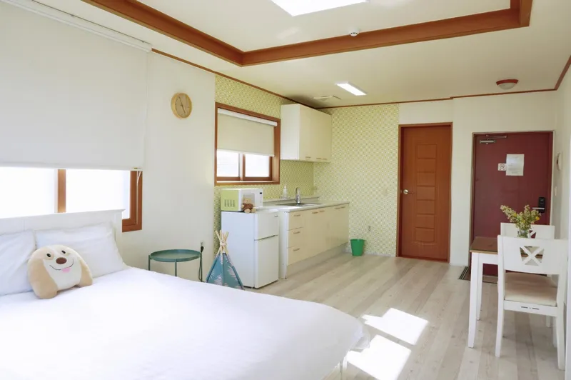 [Bomok-dong, Seogwipo] When you need ocean view healing, 2nd floor of Gamsung Stay G #Pets allowed 9