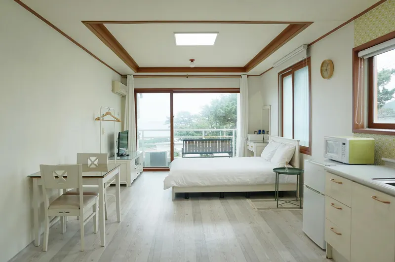 [Bomok-dong, Seogwipo] When you need ocean view healing, 2nd floor of Gamsung Stay G #Pets allowed 3