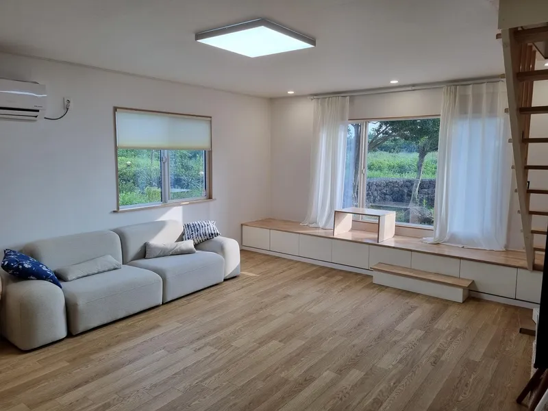 [Seongsan, Seogwipo] A quiet and clean remodeled three-room duplex house 20
