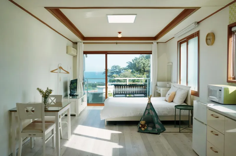 [Bomok-dong, Seogwipo] When you need ocean view healing, 2nd floor of Gamsung Stay G #Pets allowed 2