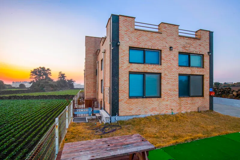 [Gujwa, Jeju] Jeju Gujwa Olle 21-gil Newly built duplex one-room (10 pyeong) 1st floor A Aju House 24