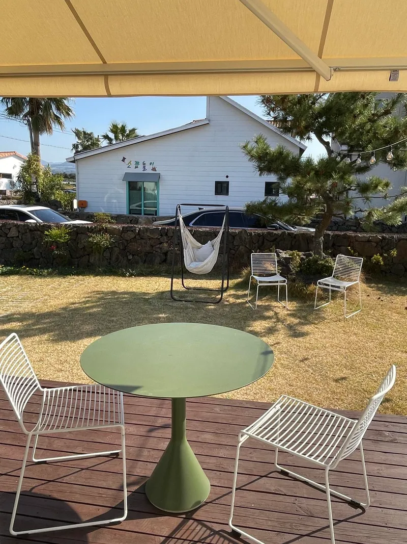 [제주 한림] 화려한 캠핑존, 넓은 독채 편백나무 단층집 36