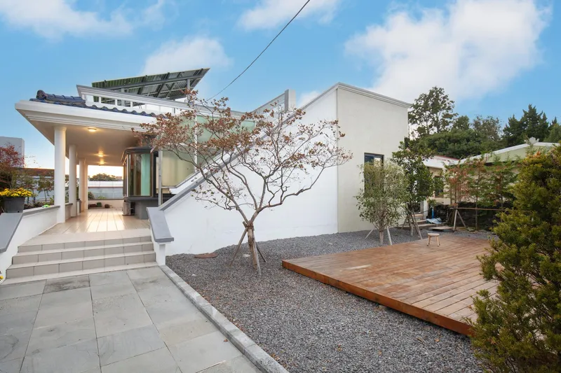 [Bomok-dong, Seogwipo] Two-room detached house with a yard adjacent to the sea, city, and tourist attractions 16