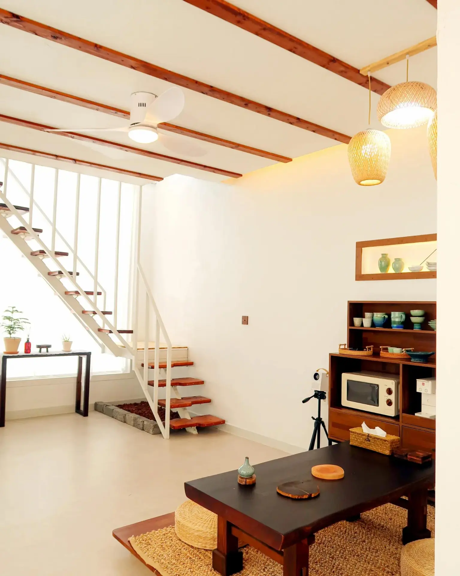Gyeongnam Namhae Sangju 2-story emotional pool villa with view of Geumsan Boriam Beach, 2 minutes by car - main image