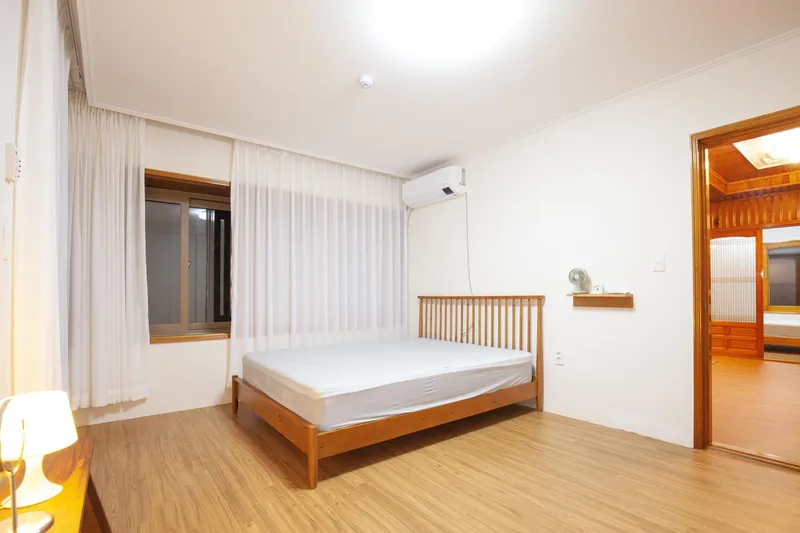 [Bomok-dong, Seogwipo] Two-room detached house with a yard adjacent to the sea, city, and tourist attractions 2