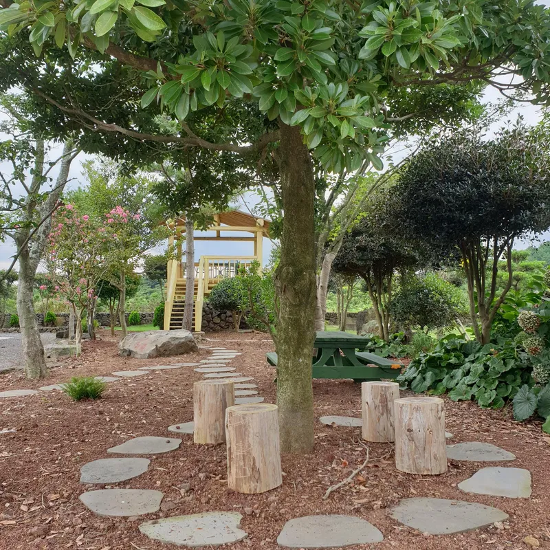[Gujwa, Jeju] A detached house with a large stone wall and yard (Rosemary) 14