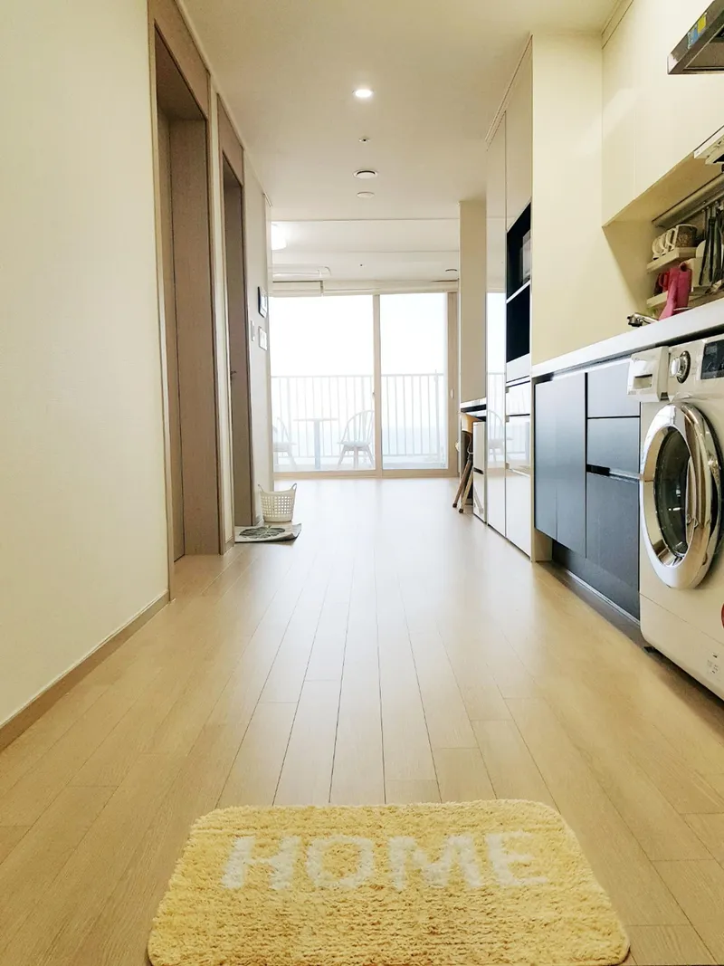 [Gangneung] Yeongjin Beach Ocean View Guaranteed Cider House 20 Pyeong Room 1, Living Room 1 11