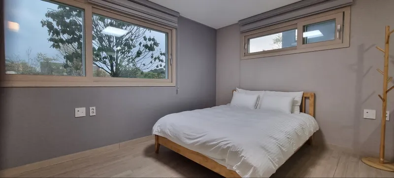 [Gujwa, Jeju] A detached house with a large stone wall and yard (Rosemary) 43