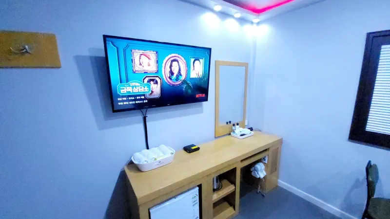 [Chungju][Chungju, North Chungcheong Province] Hotel A near Tangeumho, Chungju Lake, 10 minutes by car from the terminal near the industrial complex 12