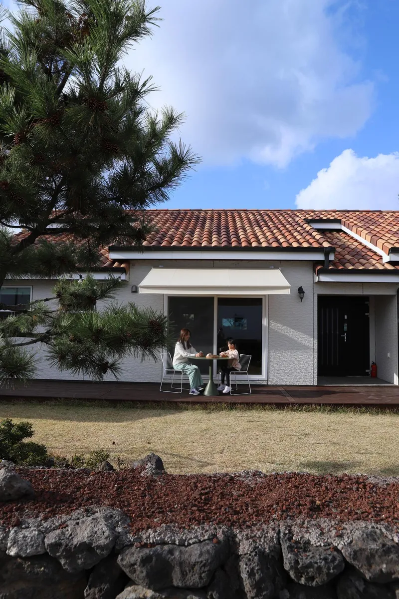 [제주 한림] 화려한 캠핑존, 넓은 독채 편백나무 단층집 39