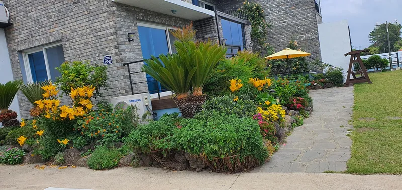[Namwon, Seogwipo][Room 203] Spacious 2-person spa with cool view terrace and cool duplex 69