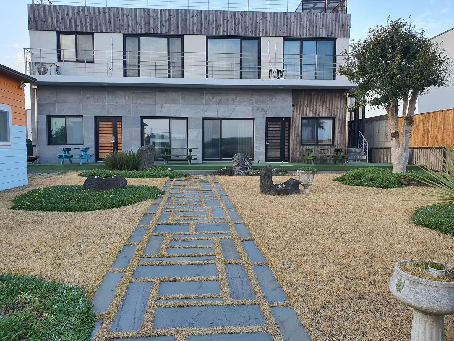西帰浦表船 いつもハウスワンルーム短期賃貸/住み202号#愛犬同伴可能 - main image