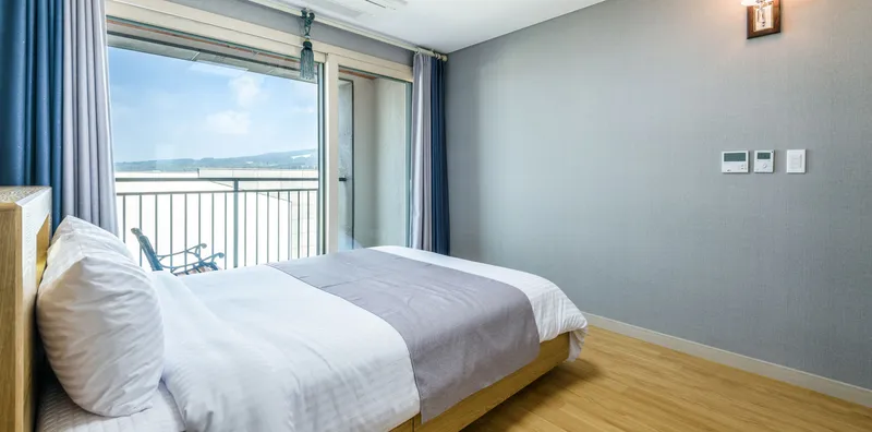 [Haean-dong, Jeju] Three-room independent house, mountain view, 50 pyeong #Pets allowed 4