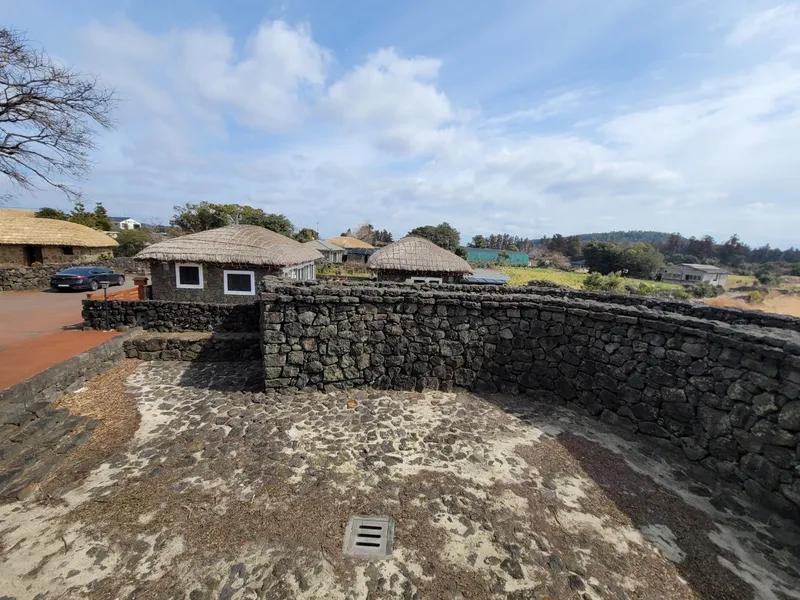 [Pyoseon, Seogwipo] Seongeup Folk Village East Gate Thatched House #Angeori 19