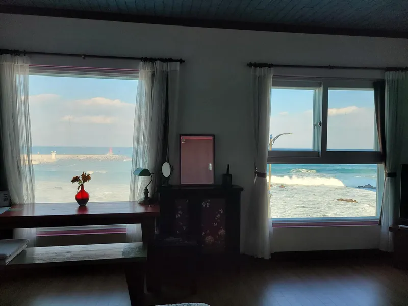 [강원 동해] 바다 바로코앞 오션뷰 넓은 원룸 301 2