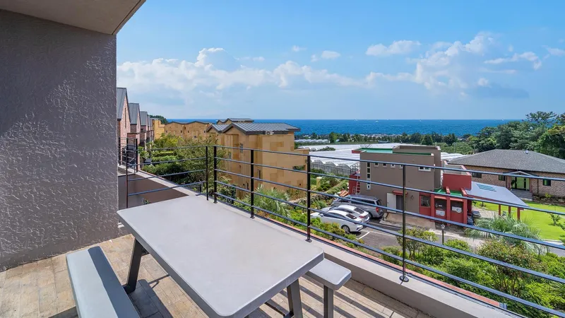 [Sanghyo-dong, Seogwipo] 201 [20 pyeong, living room + 1 queen bed, kitchen, large terrace, ocean view] 13
