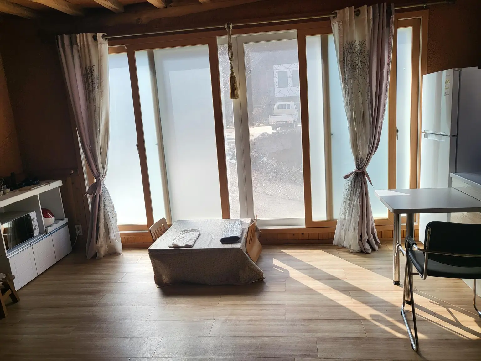 Hadong, Gyeongnam countryside stay Rental cottage 1BR & sleeps 4 A love room made of yellow clay, reminiscent of a rural maternal home Cover Photo