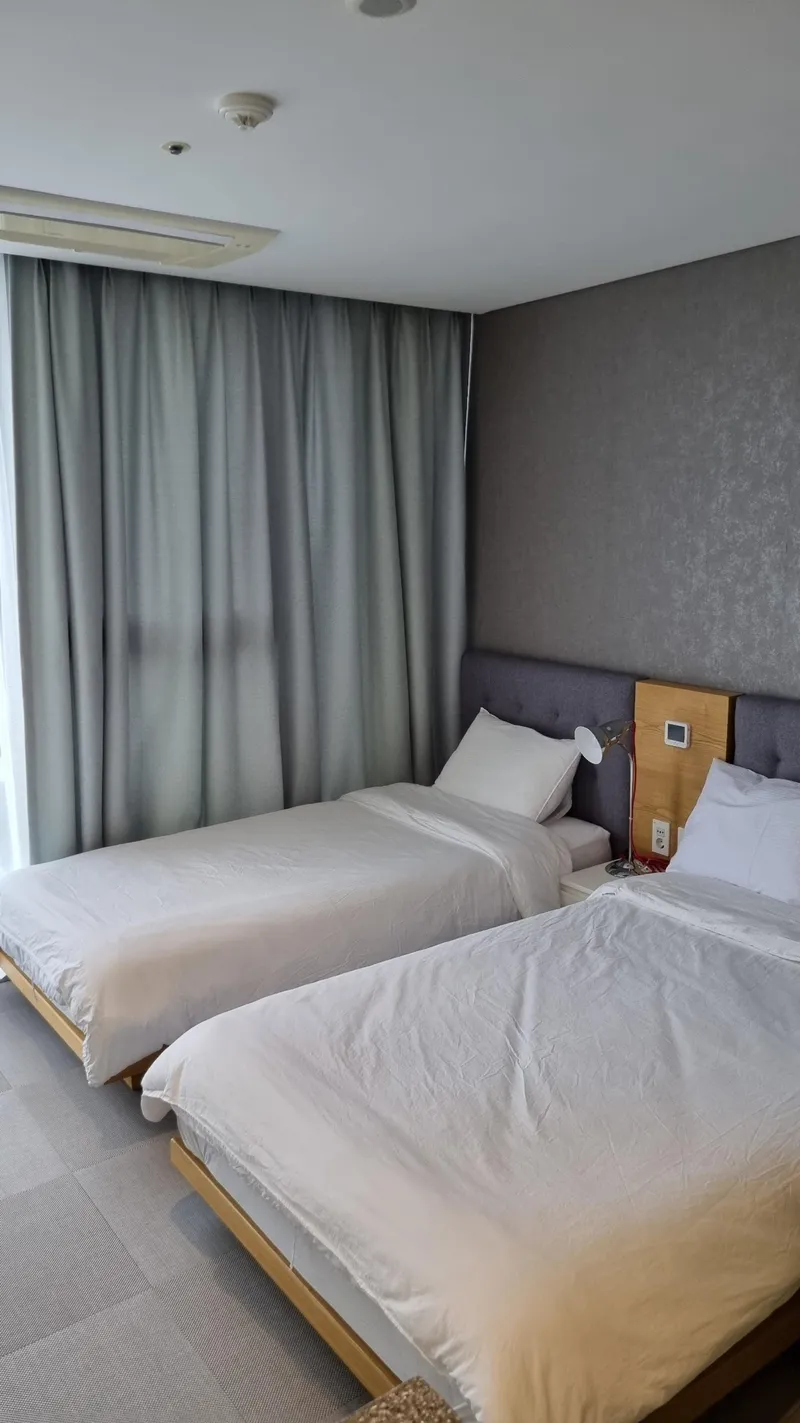 [Topyeong-dong, Seogwipo] ♡Hotel-style open floor-to-ceiling glass windows, pretty and cozy twin bed M 2