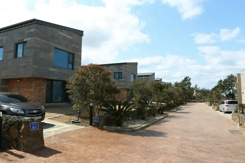 [제주 한림][협재] 돌담안 마당속 내집처럼 아늑하고 편안한 휴식해안도로_도보7분 24