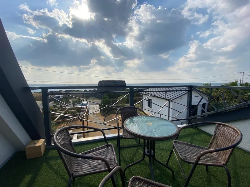 [Daejeong, Seogwipo] Three-room duplex detached house with ocean view and large yard 9