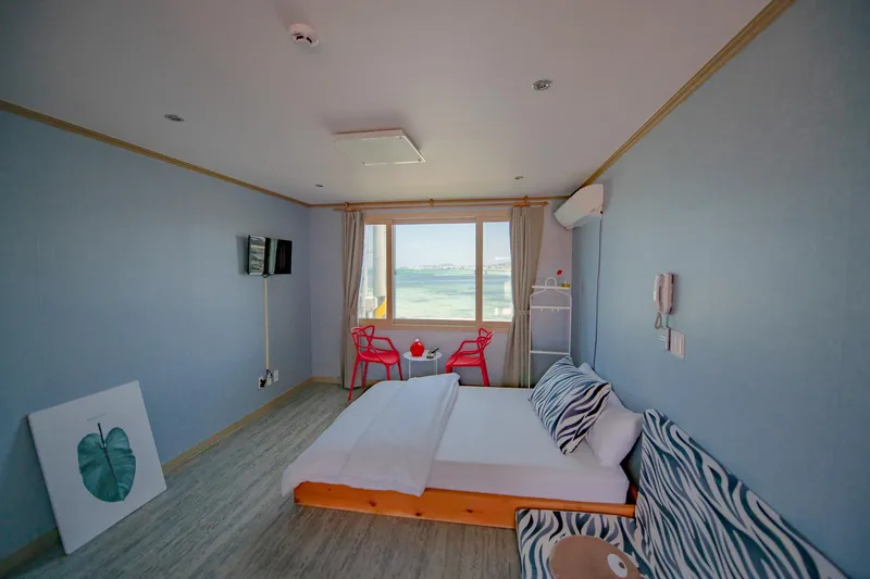 [Hallim, Jeju][Jeju Hyeopjae] Ocean view one-room house with a view of Geumneung sea #Biyangdo sunset #Red room 3
