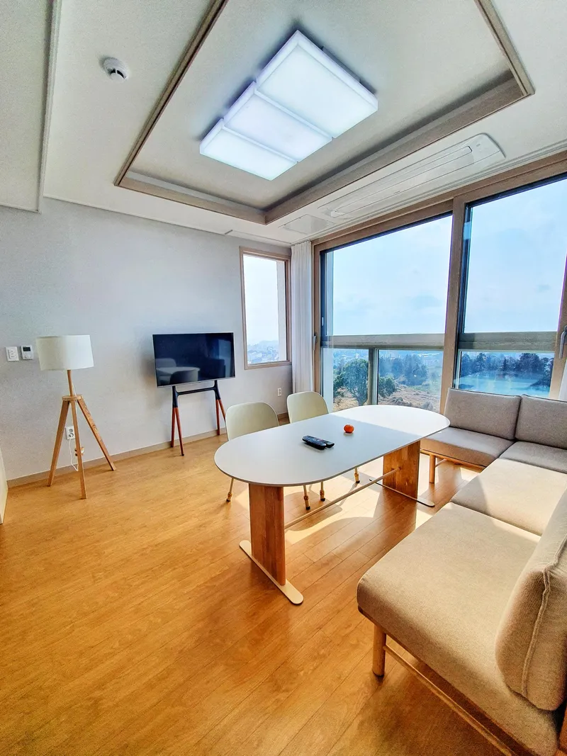 [서귀포 서홍동] 선물같은 최고의 뷰를 가진 3층 감성 독채 14