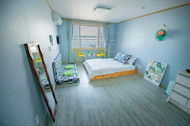 [Hallim, Jeju][Jeju Hyeopjae] Ocean view one-room house with a view of Geumneung sea #Biyangdo sunset #Yellow room 3