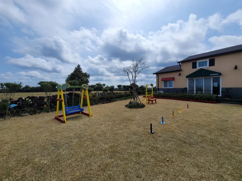[Gujwa, Jeju] European-style accommodation, pet-friendly one-room duplex house Pink Sky #Large dogs allowed 12
