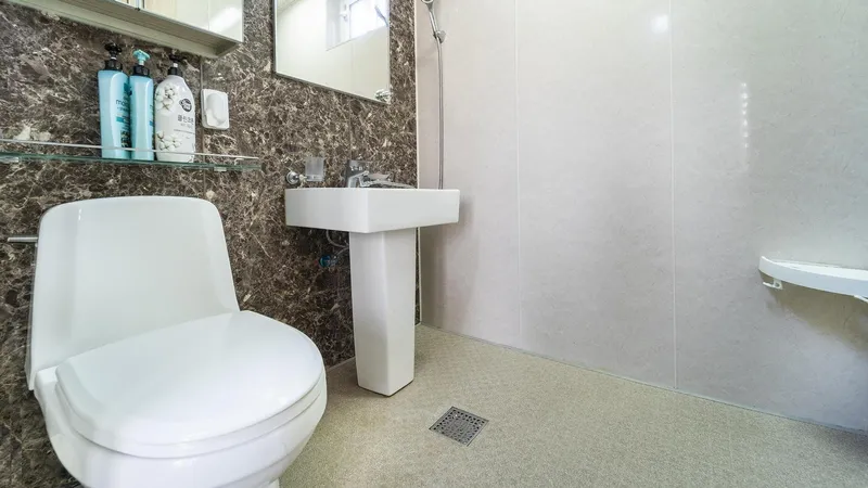 [Seongsan, Seogwipo] Side Ocean View One Room Stay with Grass Garden #Honey 7