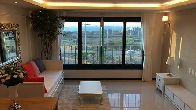 [제주 한림] 바다와 한라산을 한곳에서 : 포근한 제주_ 19평 1.5룸 8