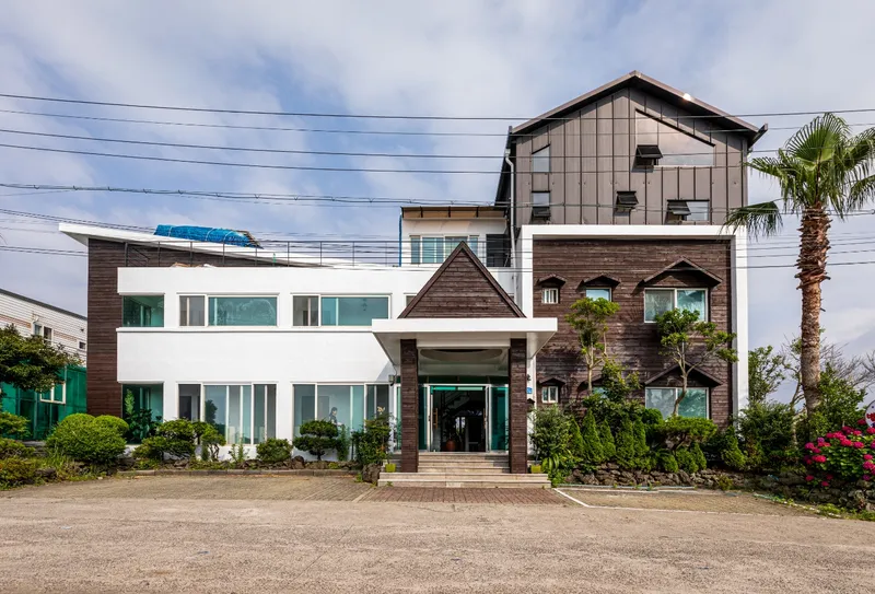 [Iho 1-dong, Jeju] One-room Hallasan view stay 205 near Jeju Airport #cost-effective 19