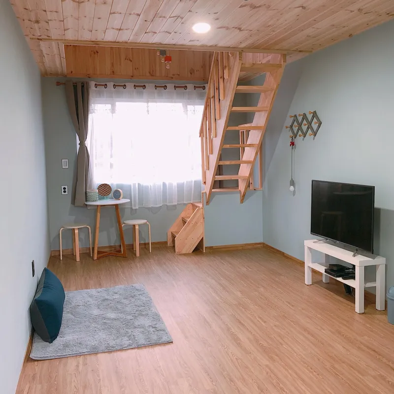 [Gujwa, Jeju] European-style accommodation, pet-friendly one-room duplex Blue Sea #Large dogs allowed 2