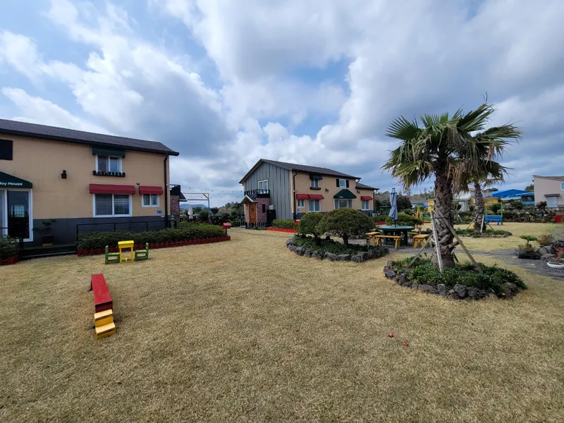 [Gujwa, Jeju] European-style accommodation, pet-friendly one-room duplex Blue Sea #Large dogs allowed 16