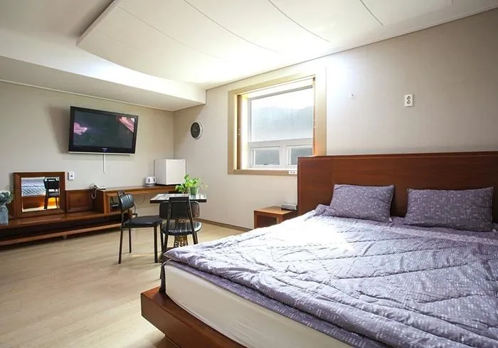 [Tongyeong] Ocean view one-room 202 located near Dala Park 3