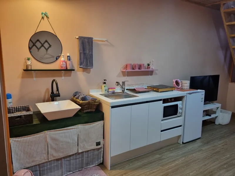 [Gujwa, Jeju] European-style accommodation, pet-friendly one-room duplex house Pink Sky #Large dogs allowed 5