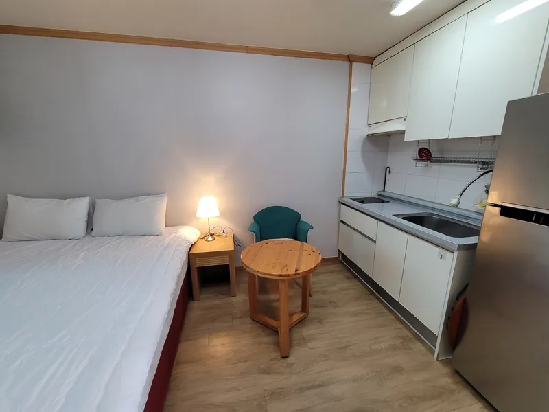[Iho 1-dong, Jeju] One-room Hallasan view stay 102 near Jeju Airport #cost-effective 2