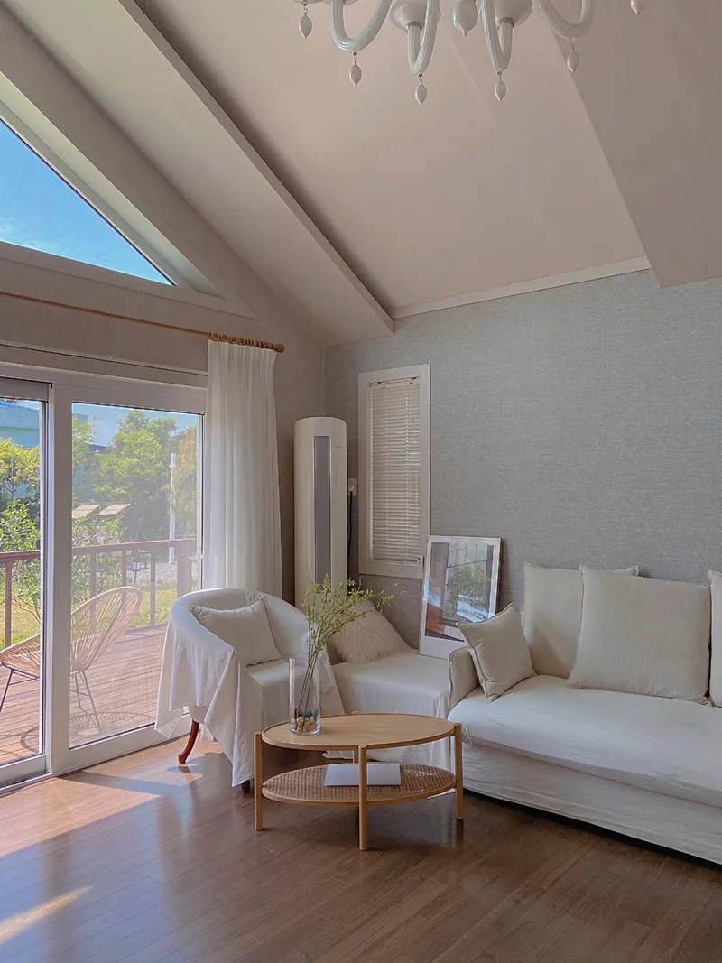 [Hangyeong, Jeju] A well-lit, emotional, and independent house near Panpo Port that also shares a hanok annex 28