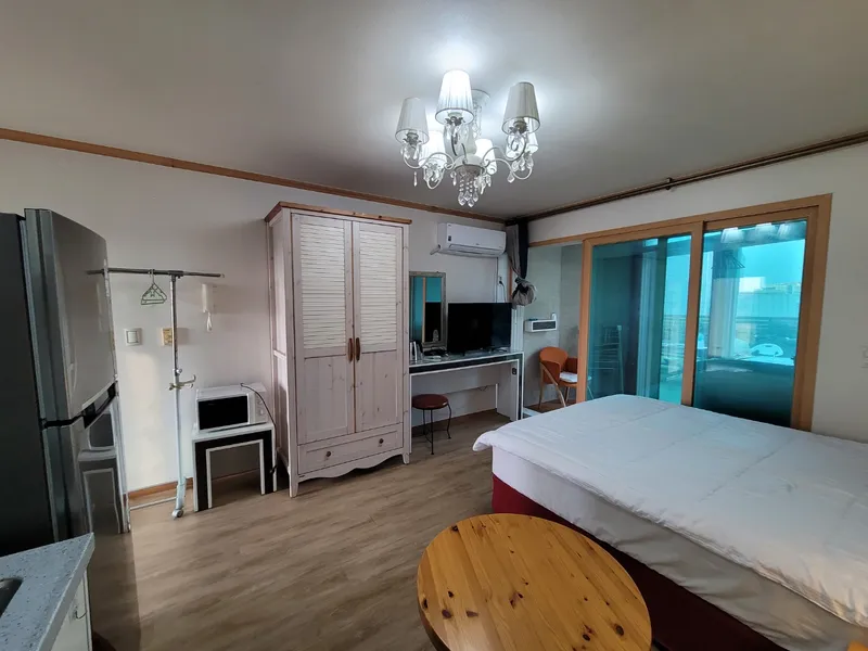 [Iho 1-dong, Jeju] One-room Hallasan view stay 102 near Jeju Airport #cost-effective 3