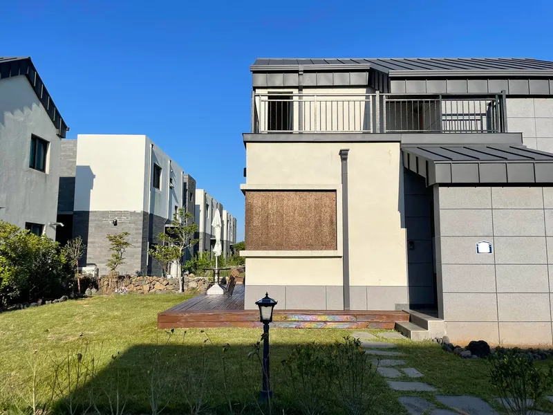 [Namwon, Seogwipo] A well-lit townhouse with a large yard _ A three-room duplex detached house 3