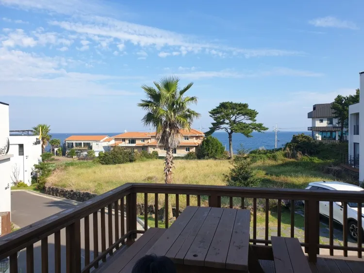 [Aewol, Jeju] A two-story detached house B, 5 minutes walk from Aewol Beach with a large lawn 15