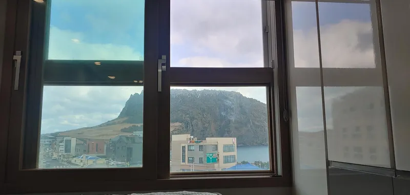 [Seongsan, Seogwipo] Spacious studio with a panoramic view of Seongsan Ilchulbong and the sea 31