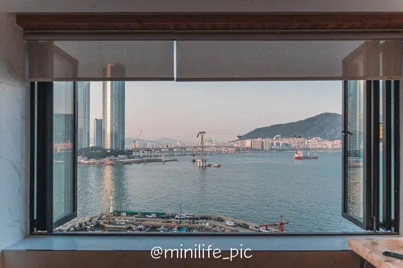 Busan Songdo Park Gallery House B - main image