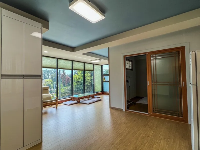 [Namwon, Seogwipo] 204, 2nd floor, wide window, cool view, 6 pyeong party room, Hanok style 39