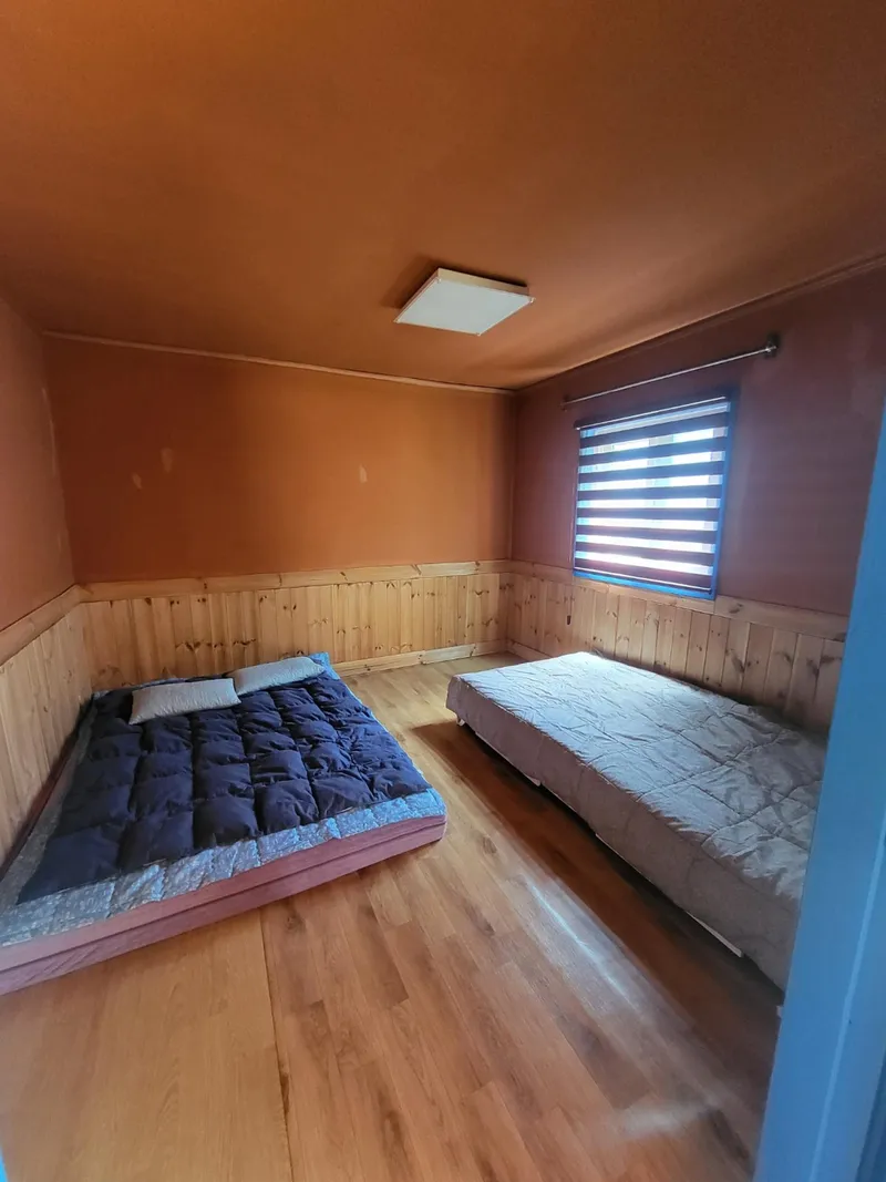 [Gapyeong] A 3-room group room in the heart of the city, nestled in a pine forest. #Pets allowed. #Shared laundry. 6