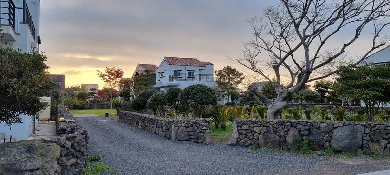 [Gujwa, Jeju] #Beautiful 2-story detached house with stone wall and lawn garden (Hydrangea) 7