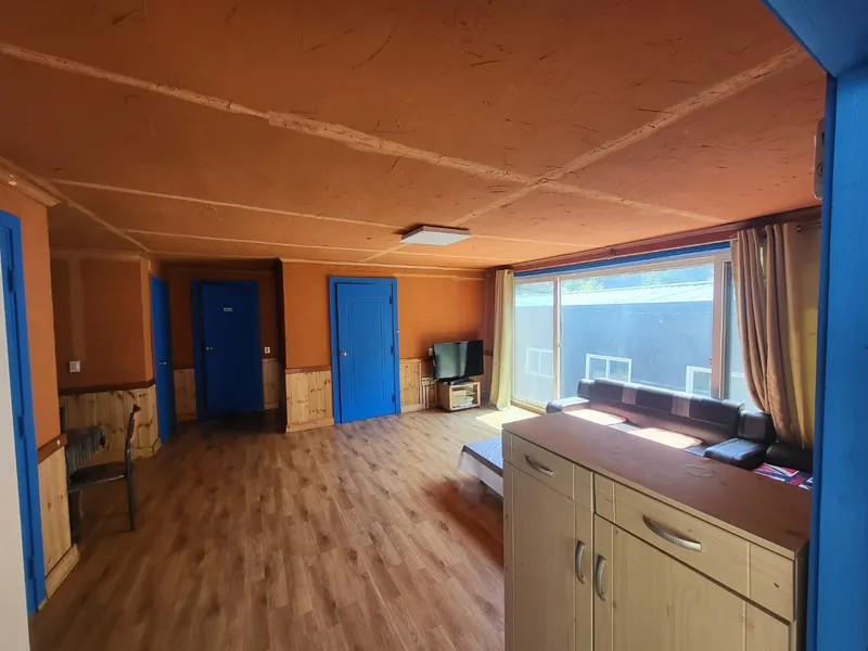 [Gapyeong] A 3-room group room in the heart of the city, nestled in a pine forest. #Pets allowed. #Shared laundry. 4