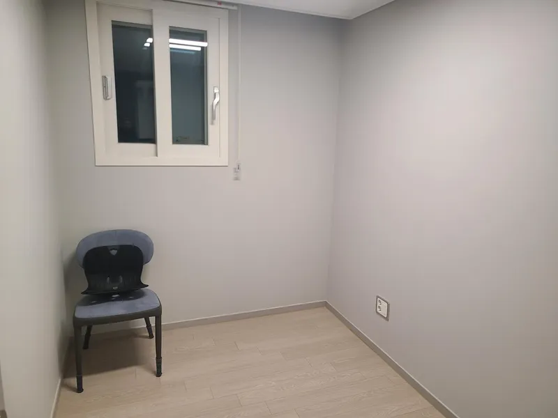 [Buk-gu, Busan] 18th floor view, forest area, 35 pyeong apartment, 4 rooms # Station area # 19
