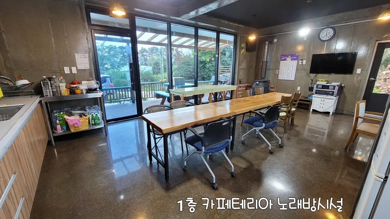 [Namwon, Seogwipo] 204, 2nd floor, wide window, cool view, 6 pyeong party room, Hanok style 61