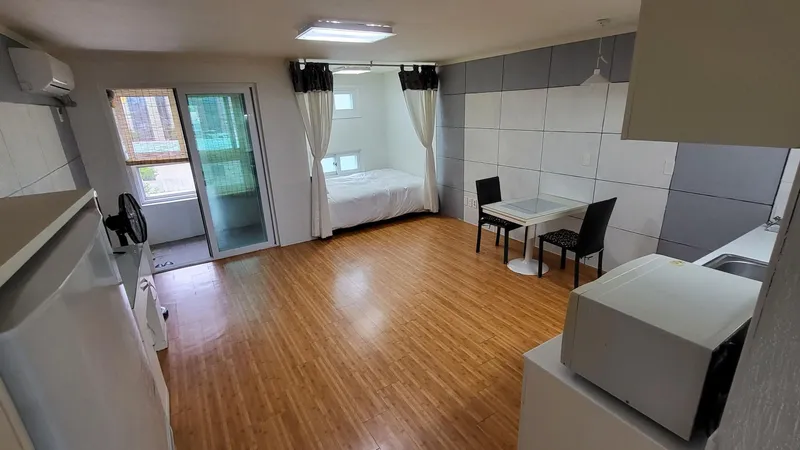 [Pyoseon, Seogwipo] (Pyo Seon-an) 1/27~70% discount 1 minute from the beach 15 pyeong (hotel style) full option 2nd floor B 5